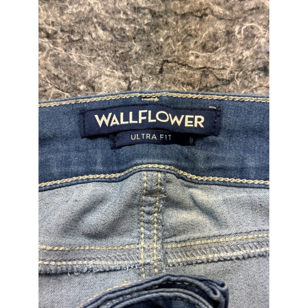 WallFlower Ultra Fit Skinny Jeans Womens 7 Reg Medium Wash Stretch WBM1104295 - Picture 7 of 9